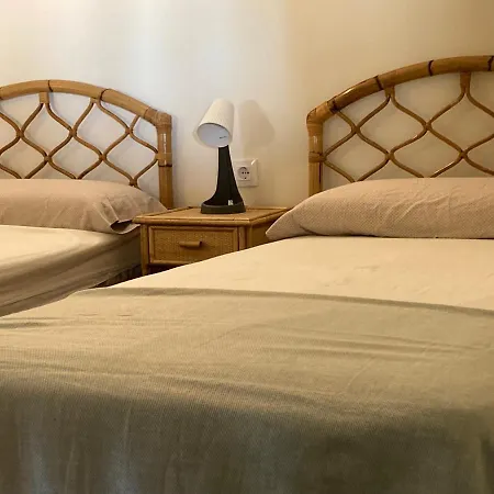 Lantställe La Escuela - *